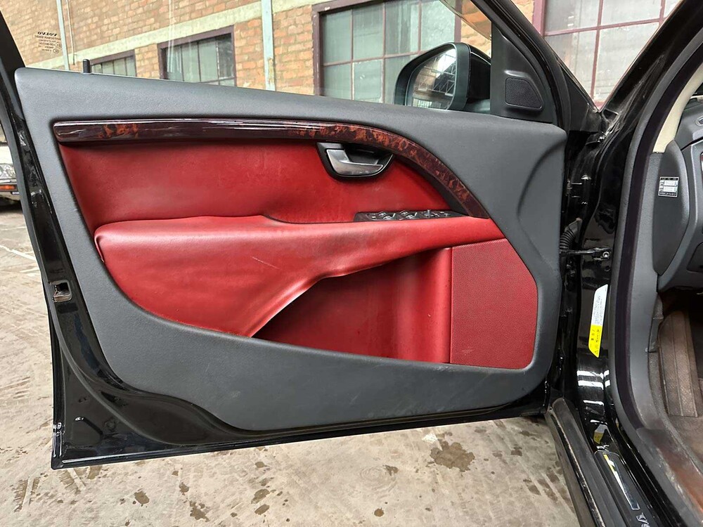 YV1BW985081022818 Volvo V70 3,2 6-Zylinder 238 PS 2008 Youngtimer