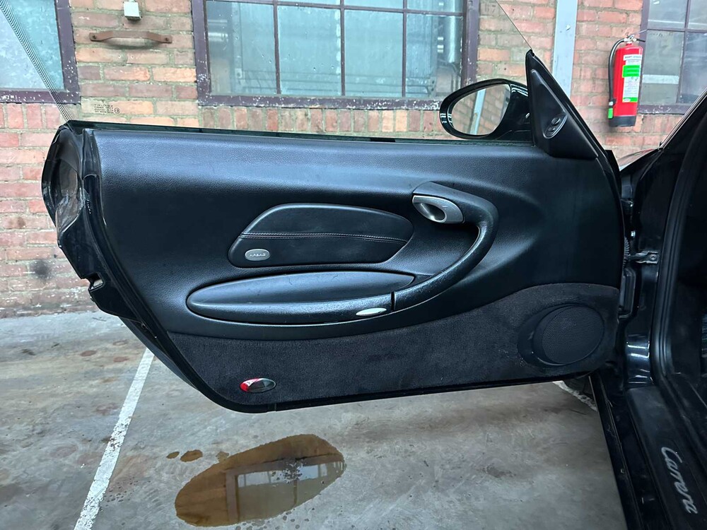 Porsche 911 996 Carrera Coupe 3.4 300PK 2001 -Handgeschakeld- Youngtimer