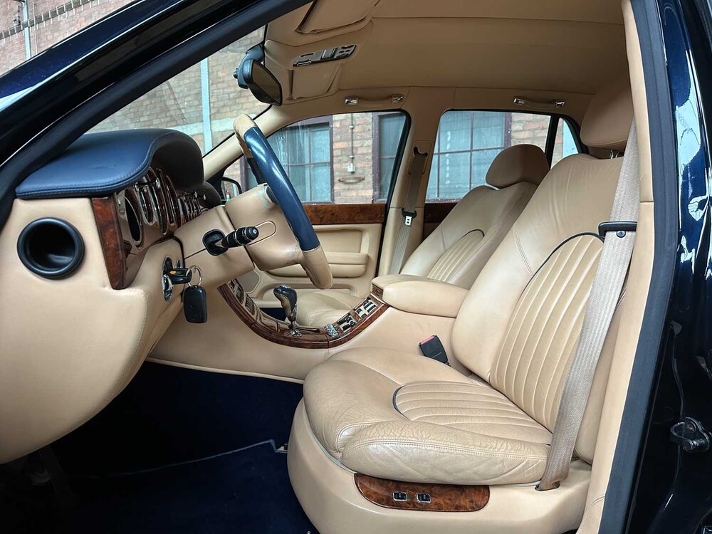 Bentley Arnage 6,8 V8 Red Label 405PS 2001 (Original-NL), 31-GN-KD