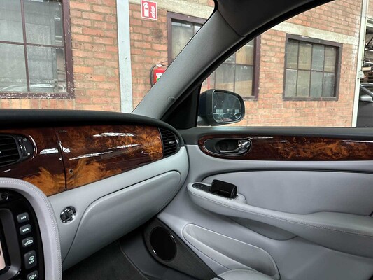 Jaguar XJ 4.2 V8 298 PS 2008, T-386-DT Youngtimer