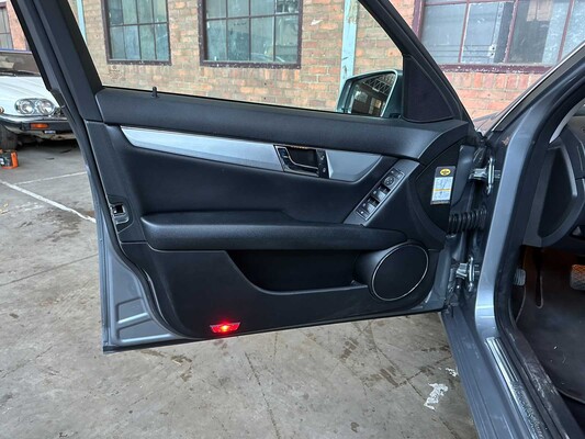 Mercedes-Benz C180 CDI BlueEFFICIENCY Business Class Avantgarde C-Klasse Kombi 120 PS 2010 (Original-NL), 70-NPB-5