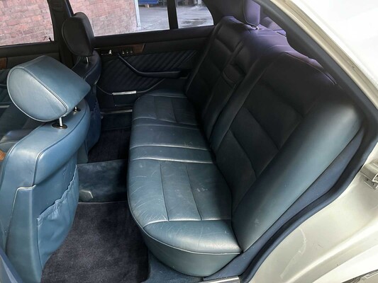 Mercedes-Benz 560 SEL Limousine 4-Türer 5,6 V8 SOHC 16v 1990 