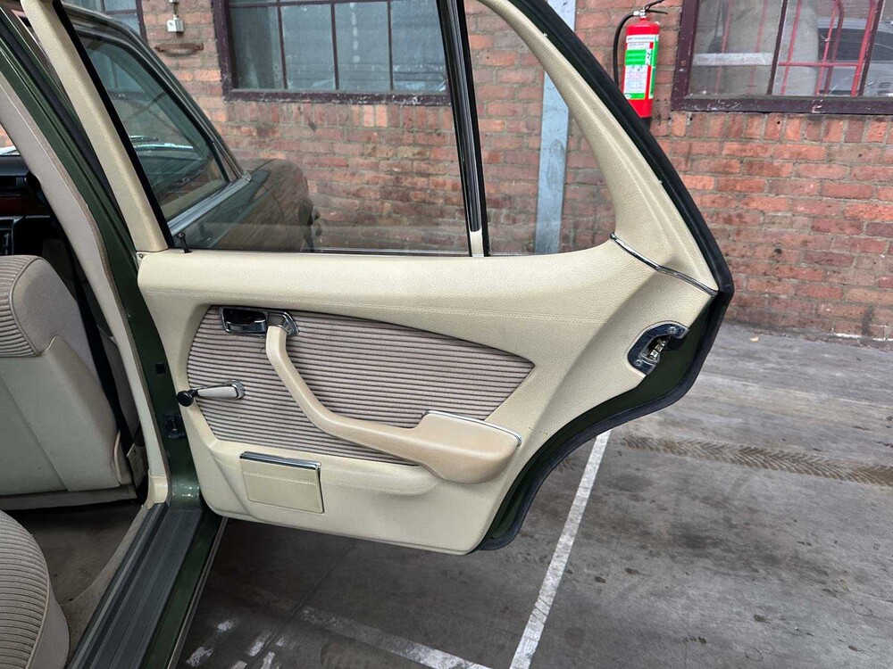 Mercedes-Benz 280 SE W116 240 PS 1977