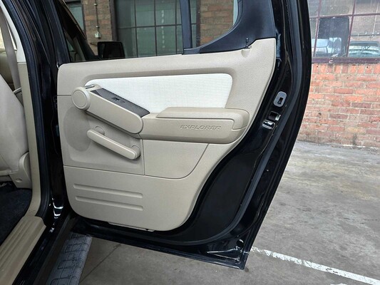 Ford Explorer Sport Trac Pick-up 4,0 V6 210 PS 2007 Yountimer