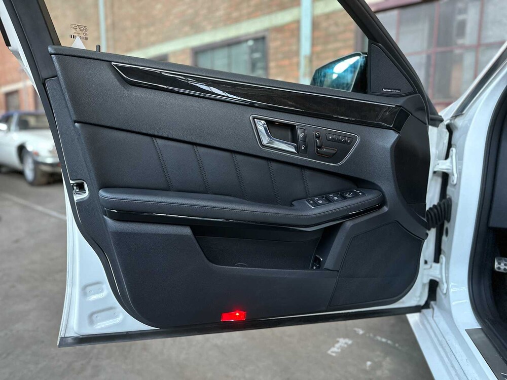 Mercedes-Benz E63 AMG 6,3 V8 -CARBON- 525 PS 2010 (Original-NL) E-Klasse, 47-LKB-6