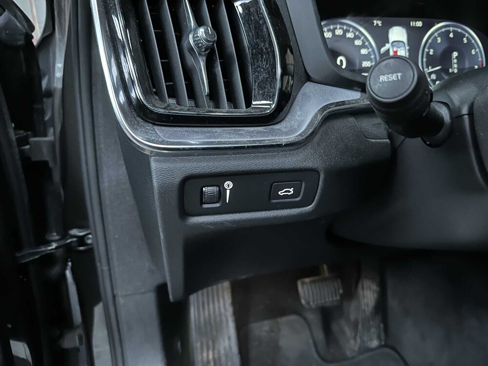 Volvo V60 2.0 T4 Moment.Pro 188 PS 2019, ZP-740-L