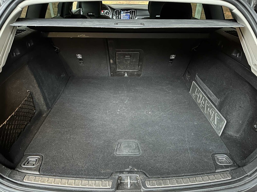 Volvo V60 2.0 T4 Moment.Pro 188 PS 2019, ZP-740-L