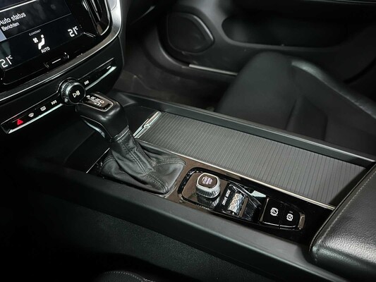 Volvo V60 2.0 T4 Moment.Pro 188 PS 2019, ZP-740-L
