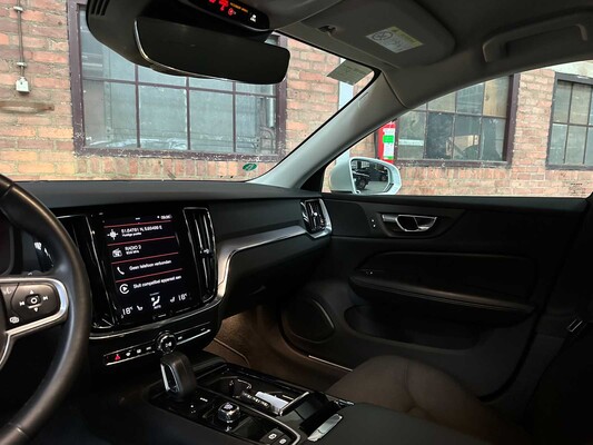 Volvo V60 2.0 T6 Recharge AWD Inschrift 253 PS 2021 (Original-NL + 1. Besitzer), N-828-HZ