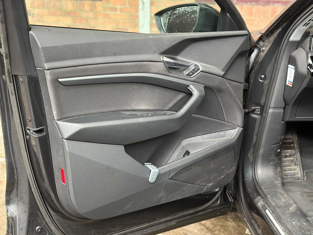 Audi e-tron 50 Quattro Launch Edition 71 kWh 313 PS 2020 (Original-NL & 1. Eigentümer), J-840-LR