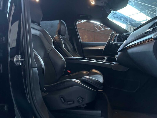 Volvo XC90 2,0 B5 AWD Beschriftung 235 PS 2020 (Org-NL), H-655 PS