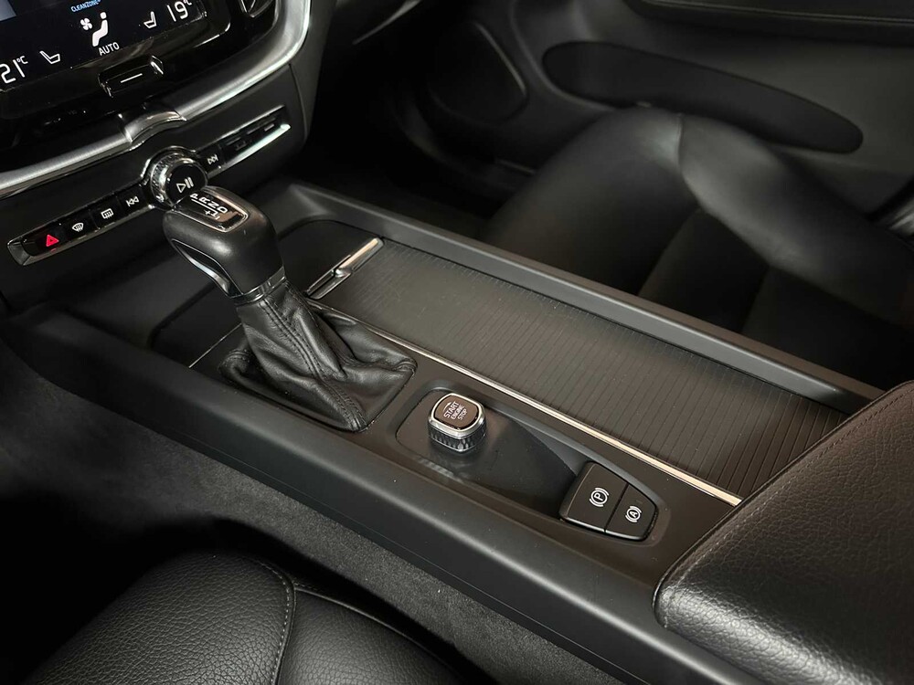 Volvo XC60 2.0 D4 Allradantrieb Impuls 190 PS 2017, P-666-DB