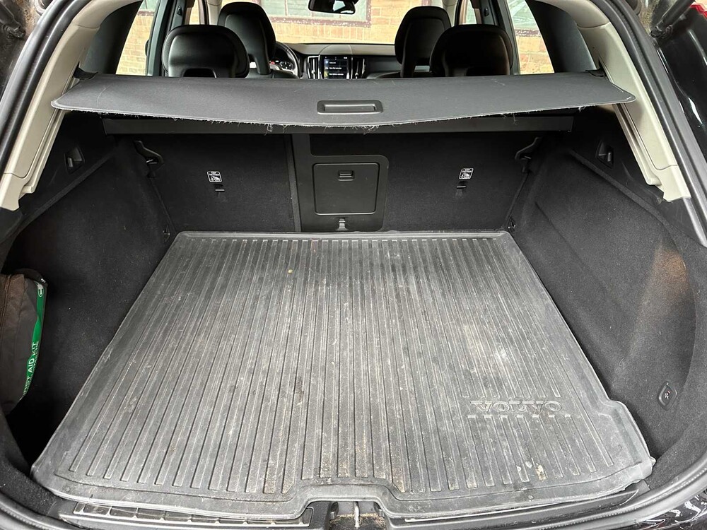 Volvo XC60 2.0 D4 Allradantrieb Impuls 190 PS 2017, P-666-DB