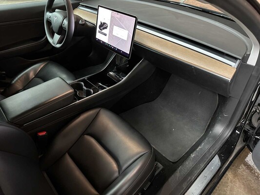 Tesla Model 3 Stnd.RWD Plus 60 kWh 238pk 2020, K-738-BV