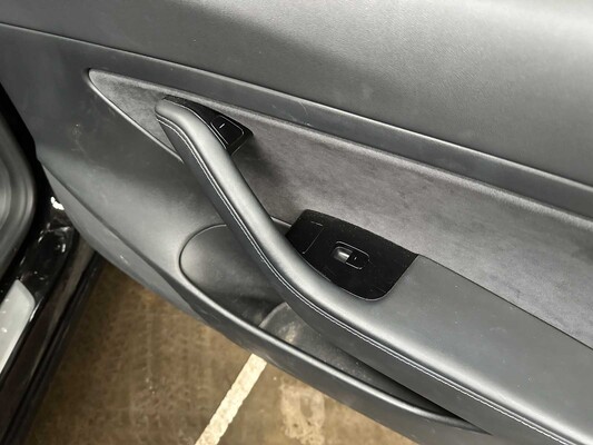 Tesla Model 3 Stnd.RWD Plus 60 kWh 238pk 2020, K-738-BV