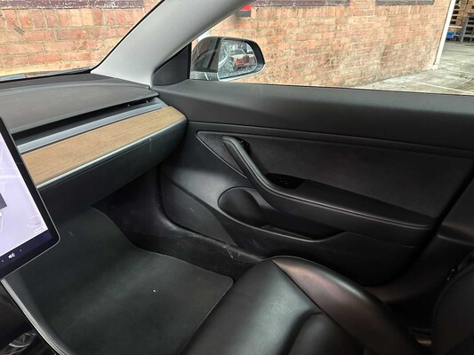 Tesla Model 3 Stnd.RWD Plus 60 kWh 238pk 2020, K-738-BV