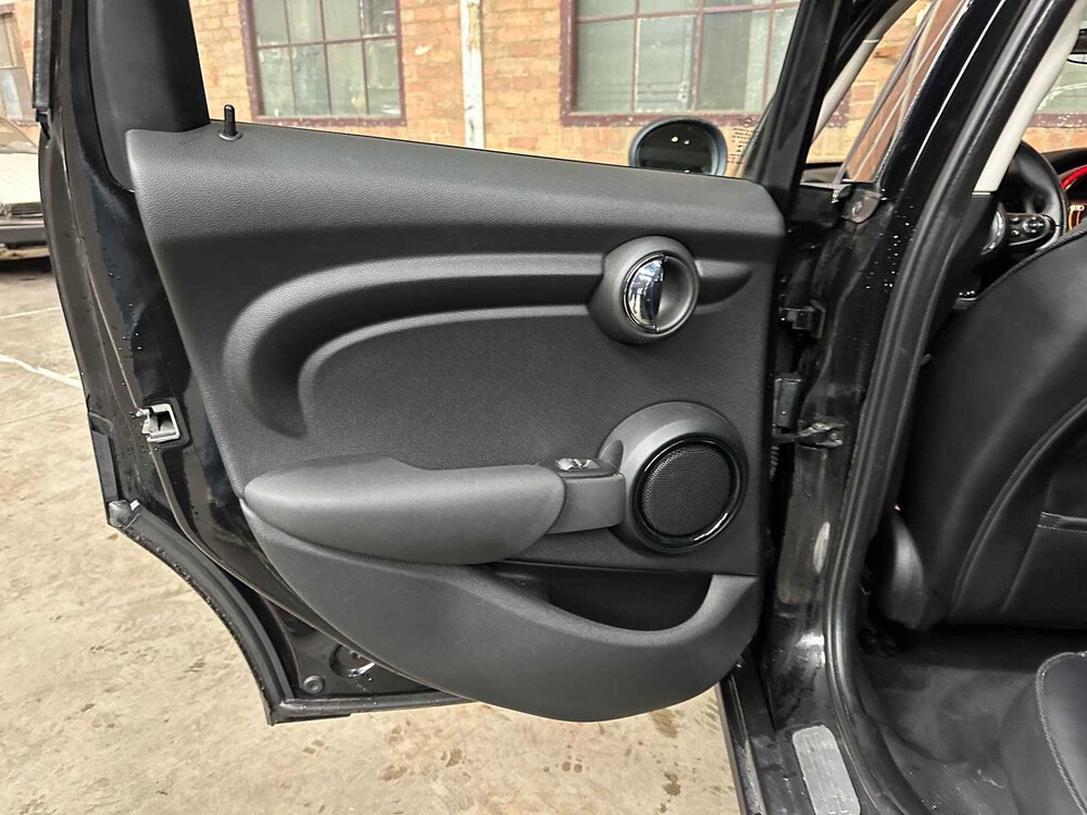 Mini Cooper 1.5 Business 136 PS 2016 (Original-NL), KR-270-J