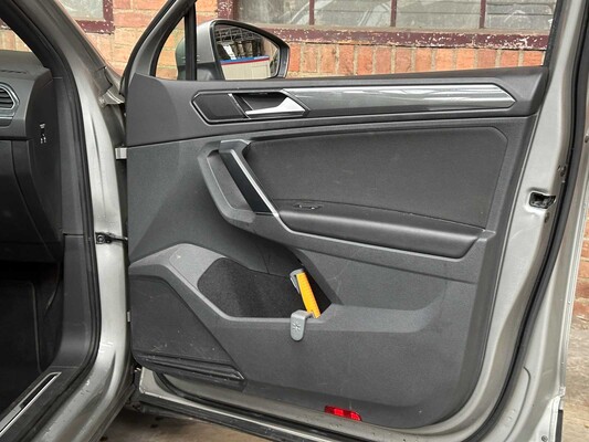 Volkswagen Tiguan 1.4 TSI ACT Highline 148 PS 2018 (Original-NL), RR-501-H