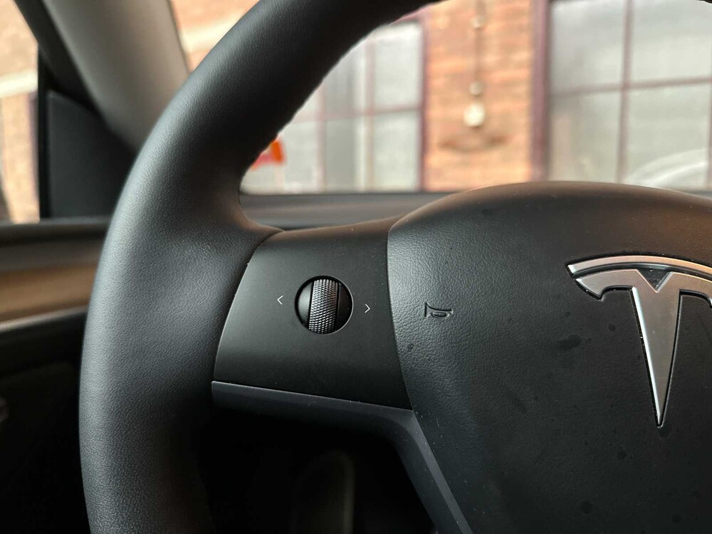 Tesla Model Y Langstrecken-Allradantrieb 75 kWh 351 PS 2021, N-842-RT