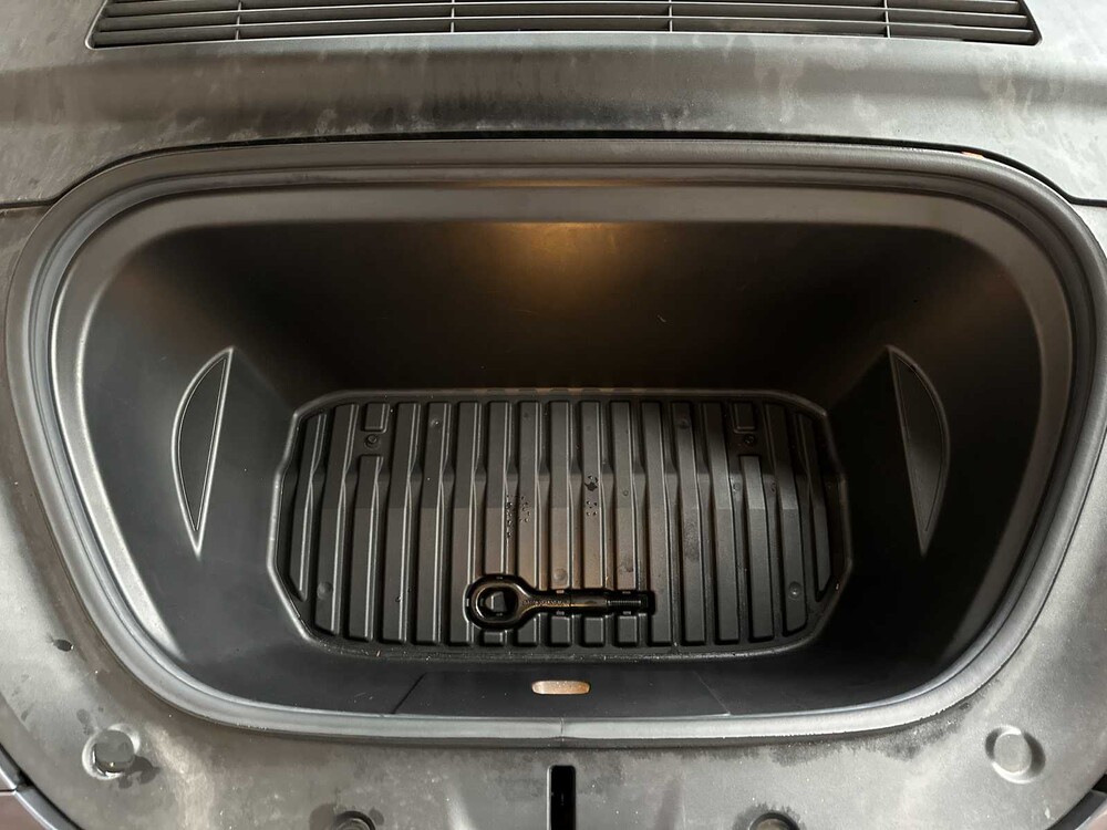 Tesla Model Y Langstrecken-Allradantrieb 75 kWh 351 PS 2021, N-842-RT