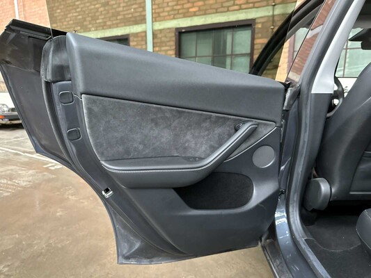 Tesla Model Y Langstrecken-Allradantrieb 75 kWh 351 PS 2021, N-842-RT