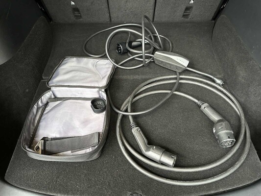 Tesla Model Y Langstrecken-Allradantrieb 75 kWh 351 PS 2021, N-842-RT