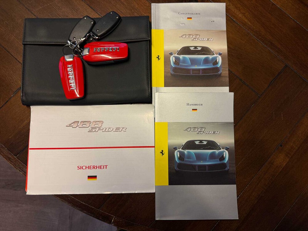 Ferrari 488 Spider HELE 3,9 V8 – Vollkohle – 670 PS 2018