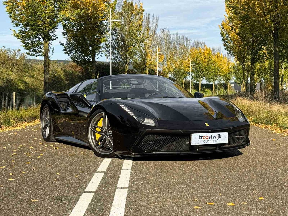 Ferrari 488 Spider HELE 3,9 V8 – Vollkohle – 670 PS 2018