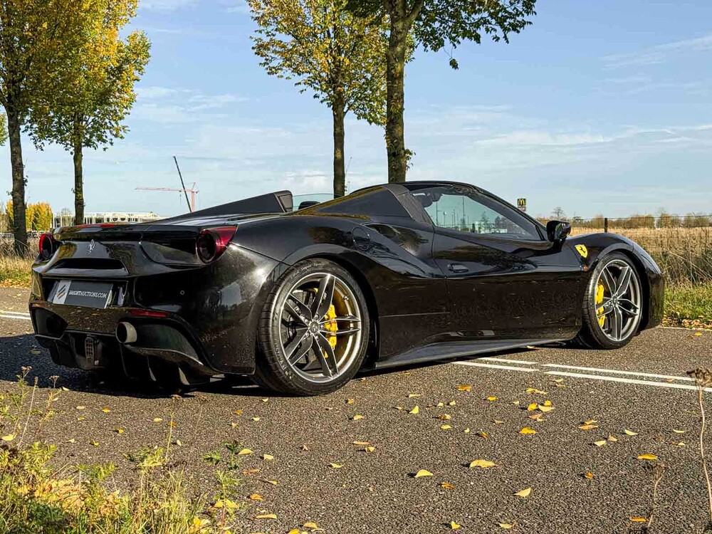 Ferrari 488 Spider HELE 3,9 V8 – Vollkohle – 670 PS 2018