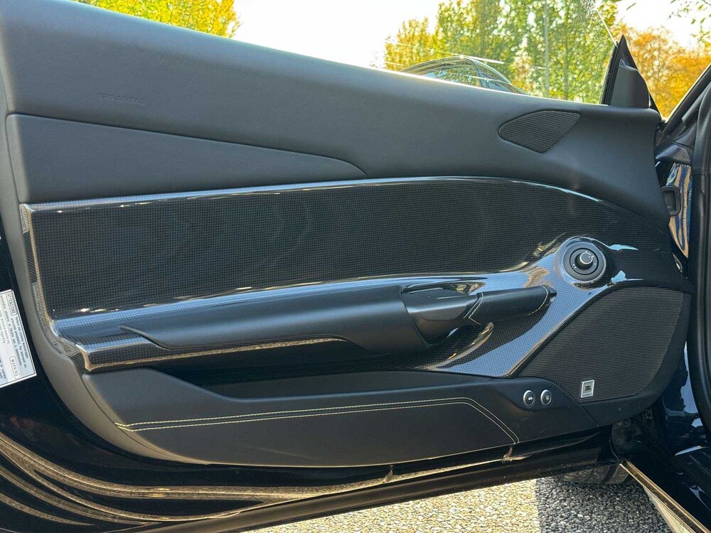 Ferrari 488 Spider HELE 3,9 V8 – Vollkohle – 670 PS 2018