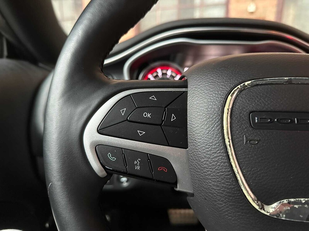 Dodge Challenger SXT PLUS 3,6 V6 305 PS 2015