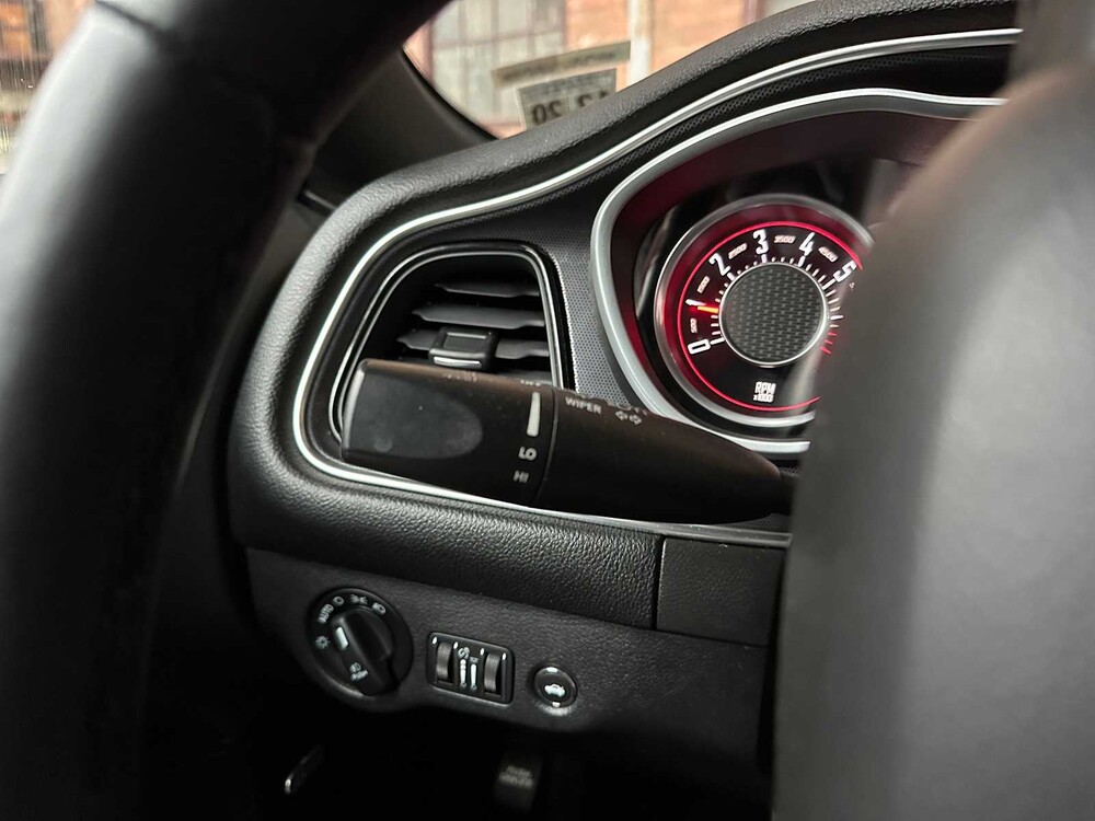 Dodge Challenger SXT PLUS 3,6 V6 305 PS 2015