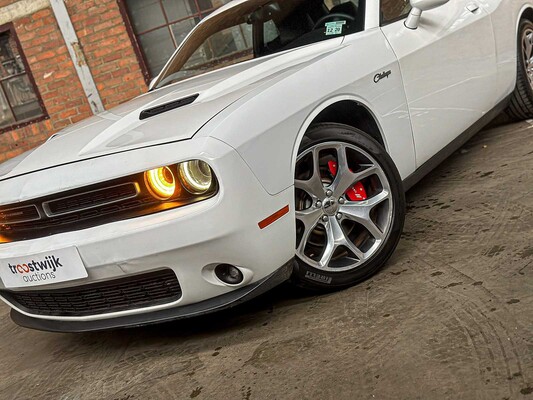 Dodge Challenger SXT PLUS 3,6 V6 305 PS 2015