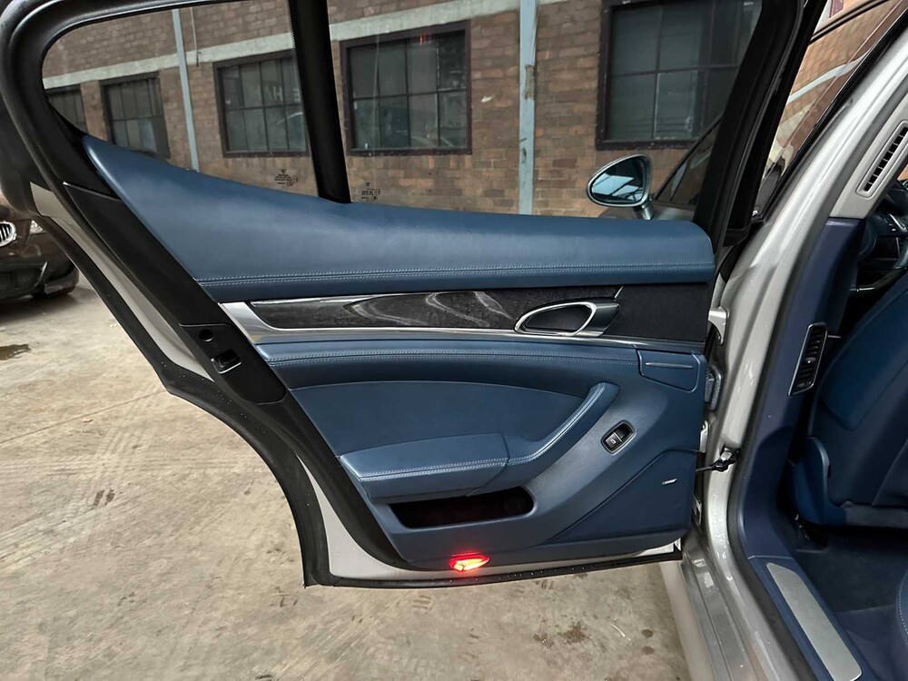 Porsche Panamera 3,6 V6 300 PS 2011