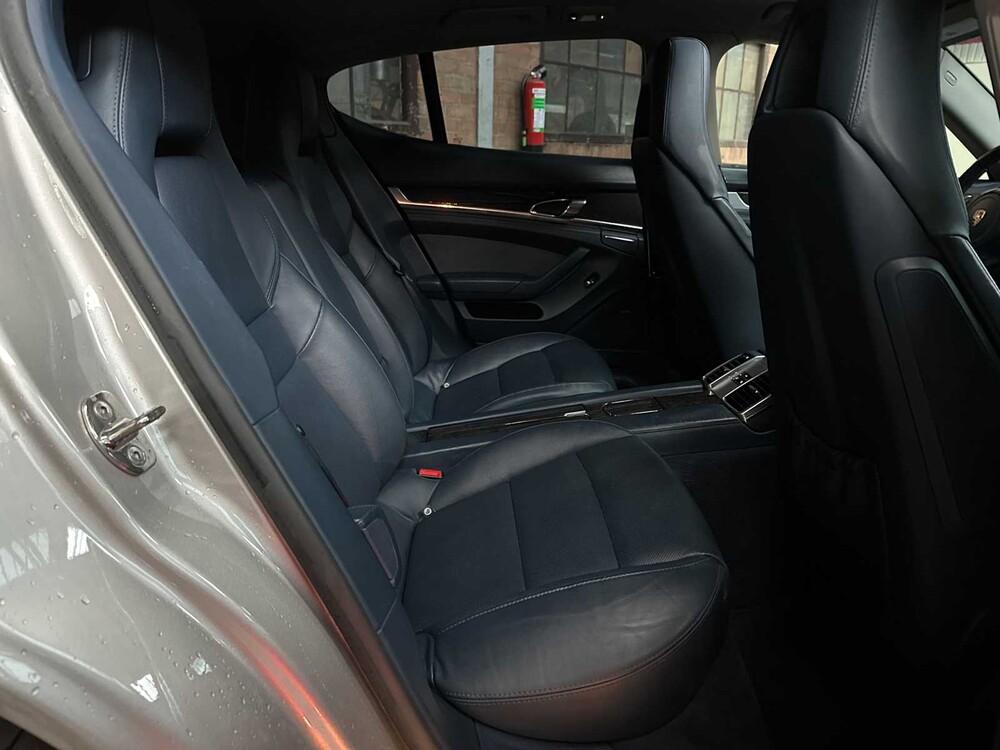 Porsche Panamera 3,6 V6 300 PS 2011