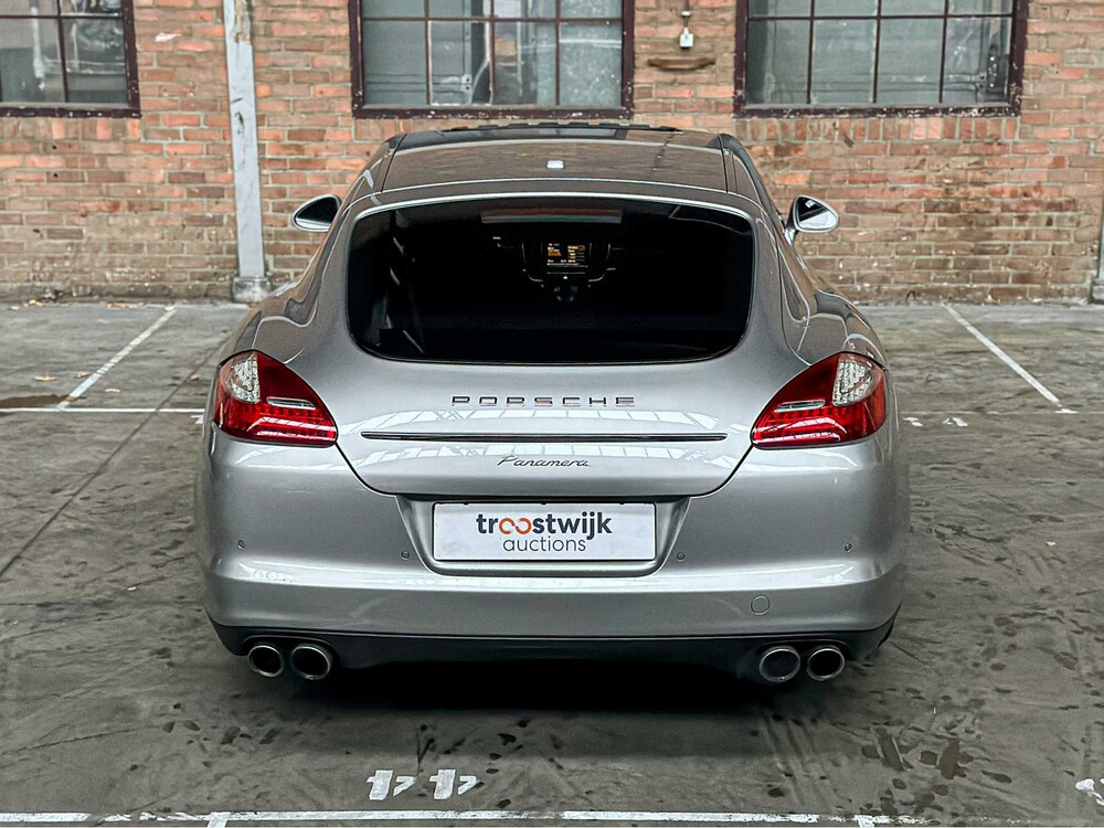 Porsche Panamera 3,6 V6 300 PS 2011