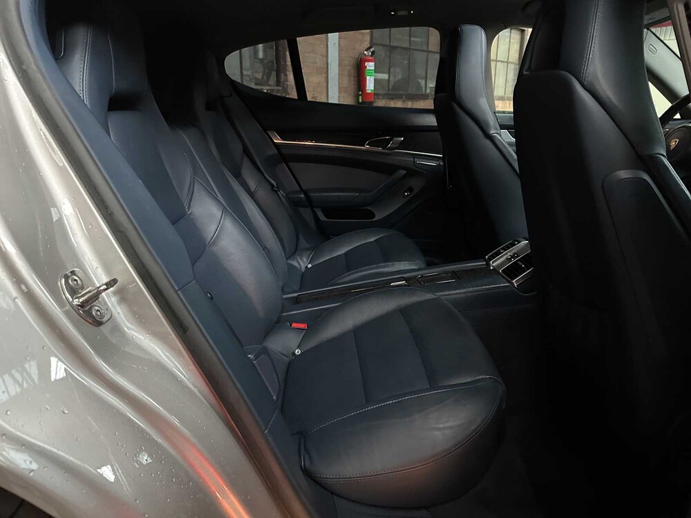 Porsche Panamera 3,6 V6 300 PS 2011