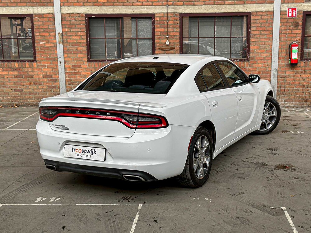 Dodge Charger SE 3.6 V6 292 PS 2016