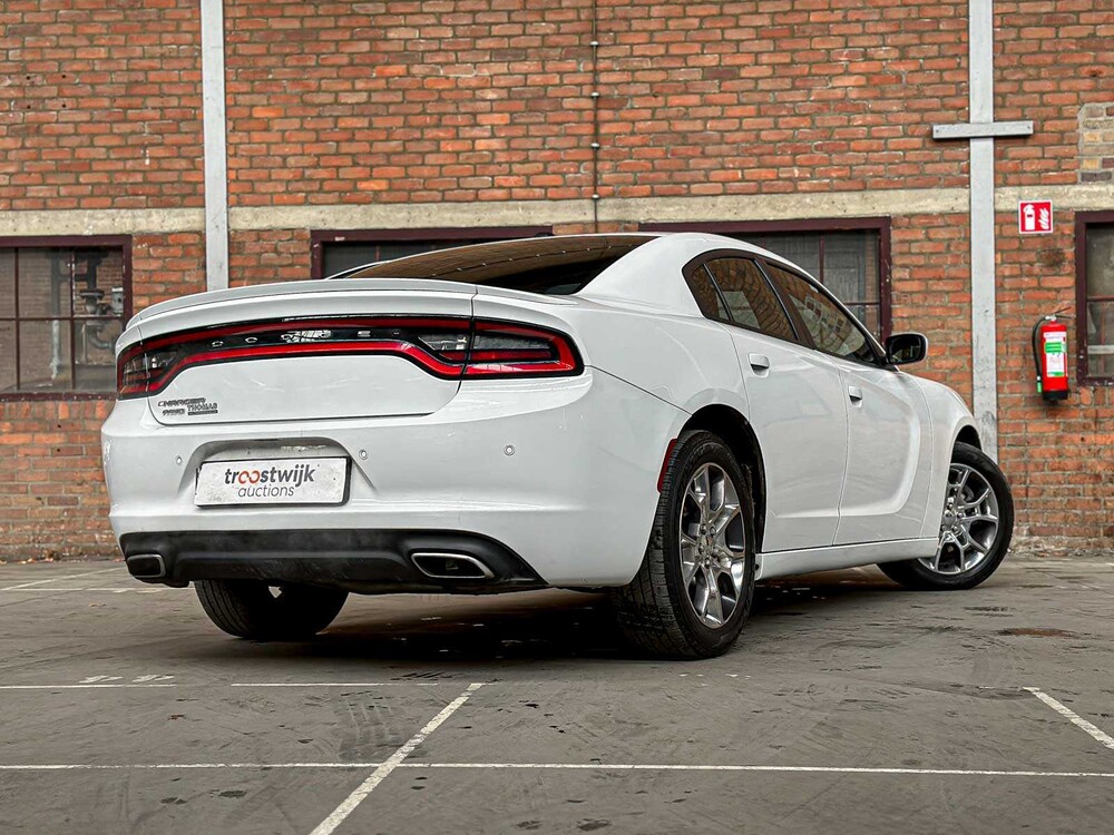 Dodge Charger SE 3.6 V6 292 PS 2016