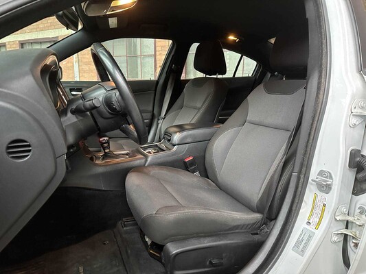 Dodge Charger SE 3.6 V6 292 PS 2016