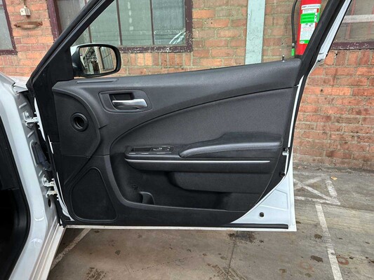 Dodge Charger SE 3.6 V6 292 PS 2016