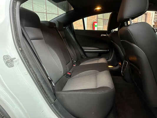 Dodge Charger SE 3.6 V6 292 PS 2016