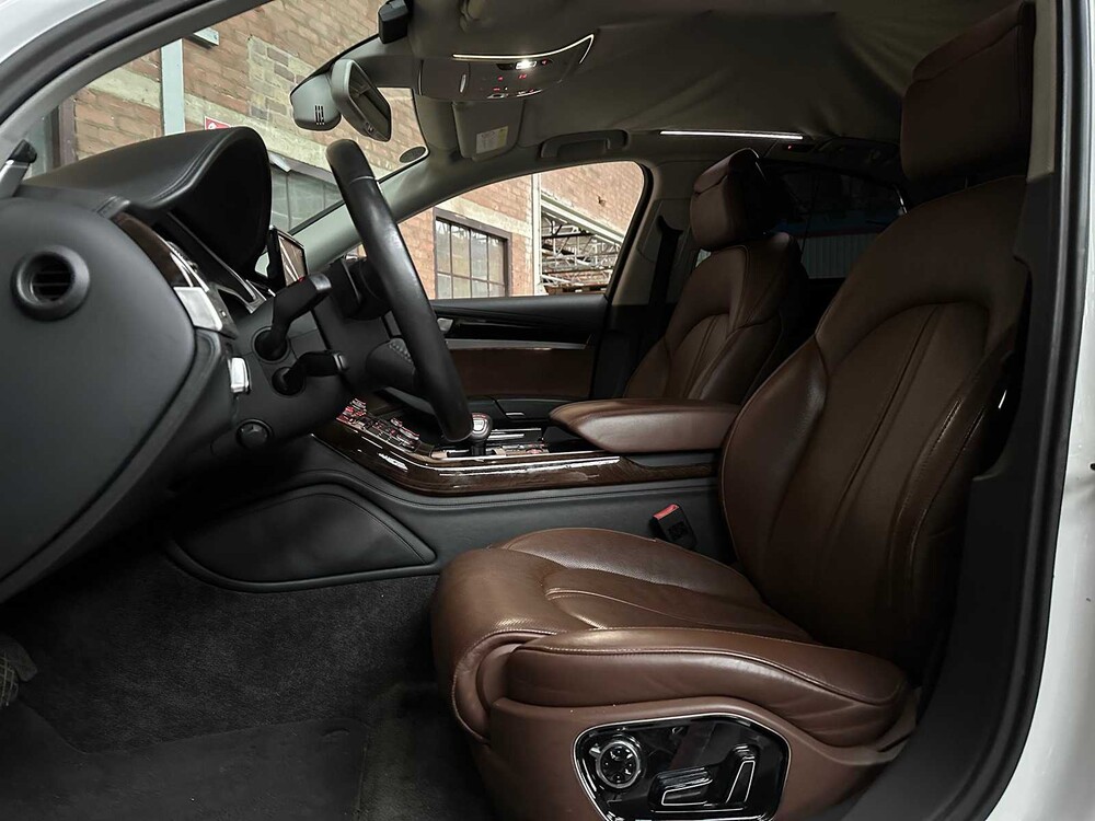 Audi A8 4.2 FSI V8 Quattro 372 PS 2011