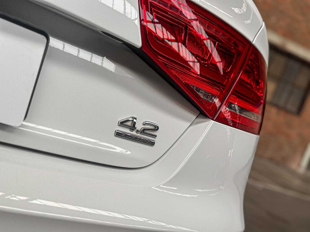 Audi A8 4.2 FSI V8 Quattro 372 PS 2011