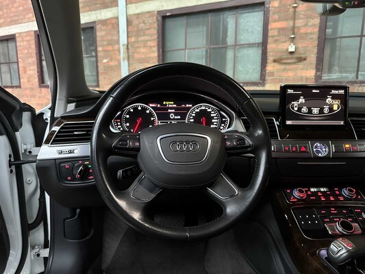 Audi A8 4.2 FSI V8 Quattro 372 PS 2011