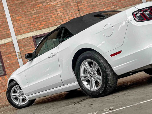 Ford Mustang Cabriolet 3,7 V6 305 PS 2014