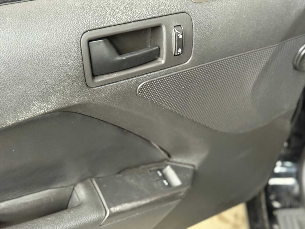 Ford Mustang 3,7 V6 305 PS 2012 Coupé -Schaltgetriebe-