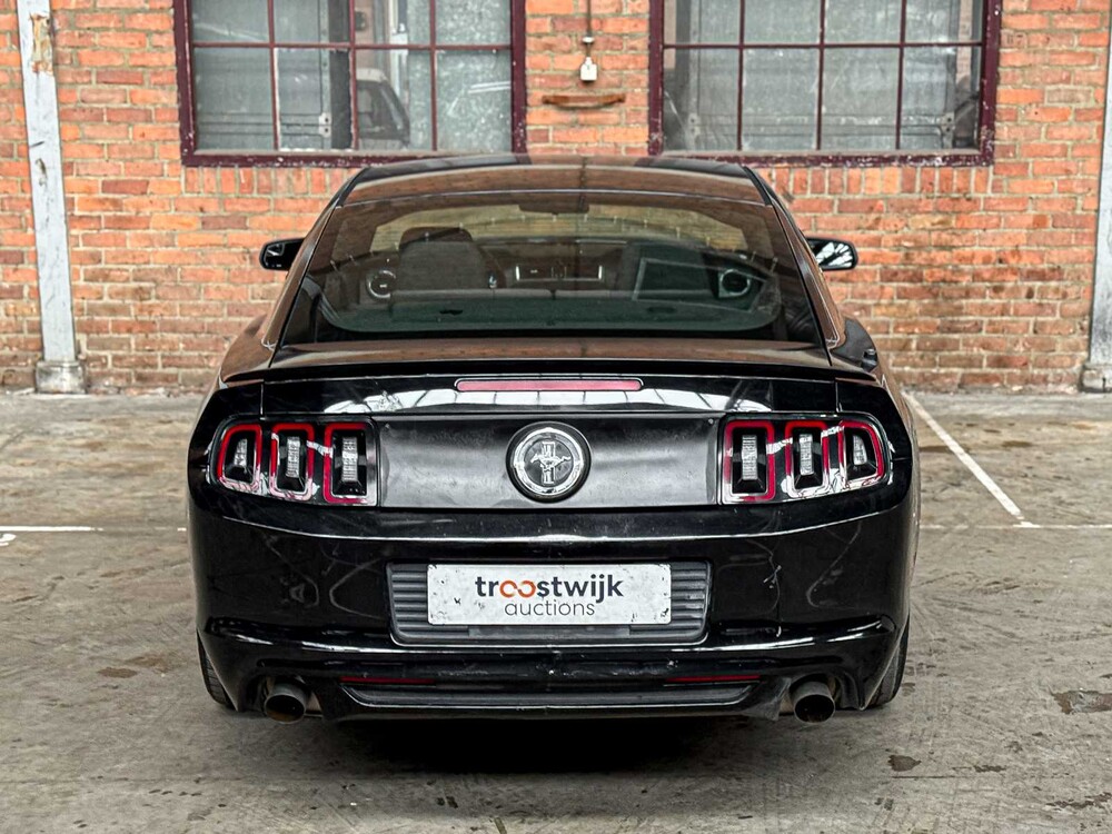 Ford Mustang 3,7 V6 305 PS 2012 Coupé -Schaltgetriebe-