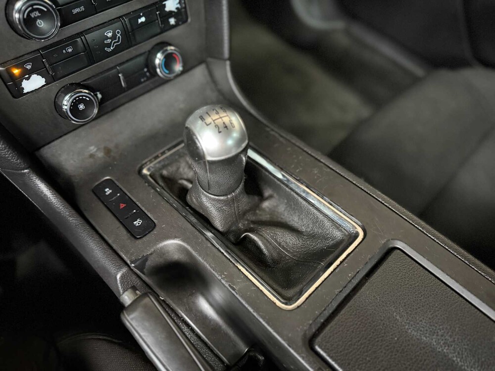 Ford Mustang 3,7 V6 305 PS 2012 Coupé -Schaltgetriebe-