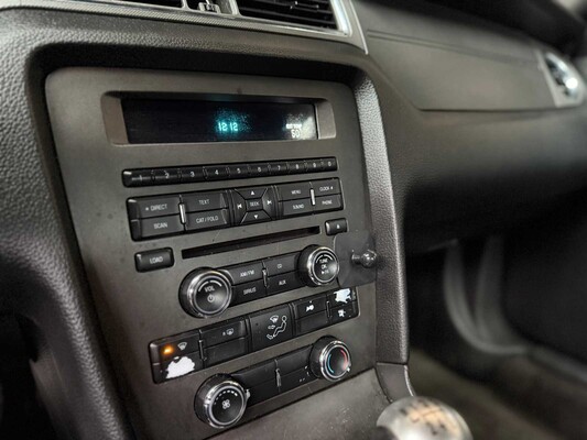 Ford Mustang 3,7 V6 305 PS 2012 Coupé -Schaltgetriebe-